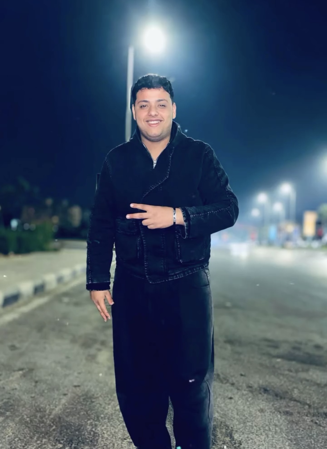 عمر البلدوزر يواصل تألقه بين التمثيل ومساعدة الإخراج في الأعمال الفنية الجديدة